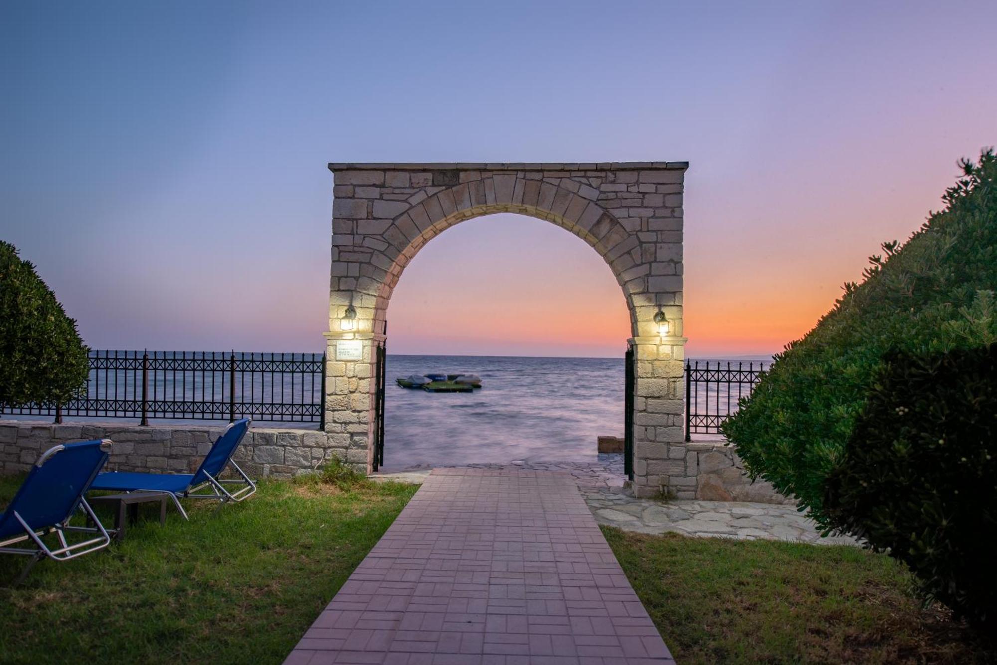 ホテル Porto Iliessa アルガッシ エクステリア 写真